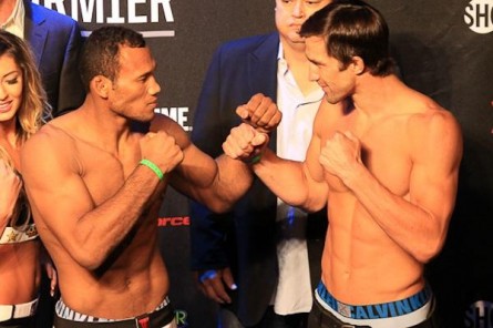 Hoje no UFC, Jacaré (esq.) e Rockhold (dir.) já se enfrentaram no extinto Strikeforce. Foto: Esther Lin/Strikeforce