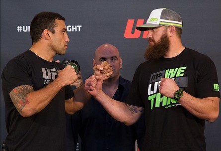 F. Werdum (dir.) e T. Browne (dir.) fazem a luta principal do UFC em Orlando. Foto: Mike Roach/UFC