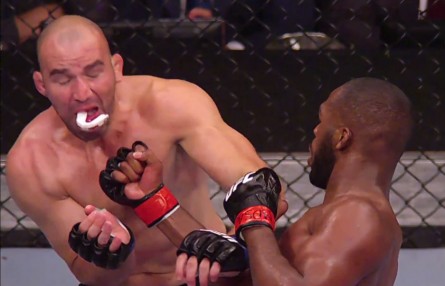 Jones levou a melhor sobre Glover no UFC 172. Foto: Reprodução/YouTube