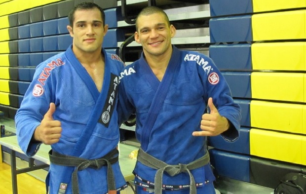 Mãozinha (esq.) tem um vasto histórico no jiu-jitsu. Foto: Reprodução