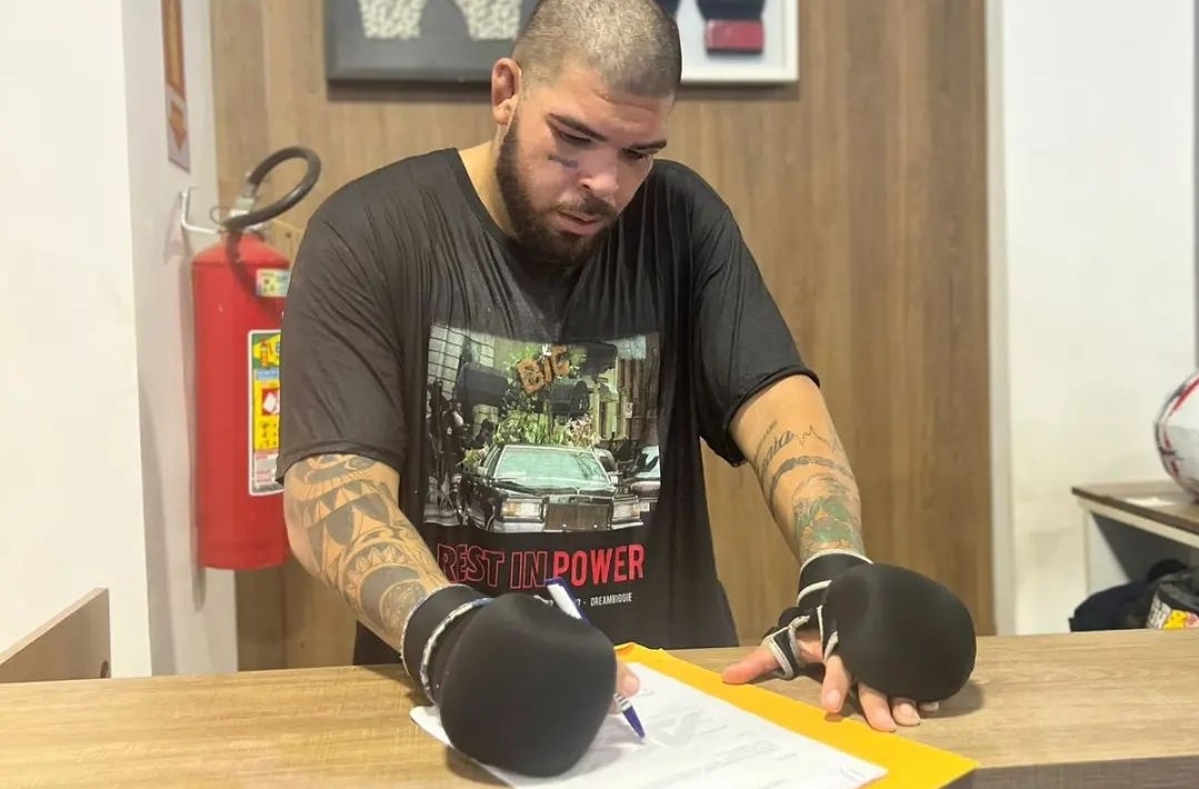 Dispensado Do Ufc Ap S Suspens O Por Doping Carlos Boi Assina Contrato