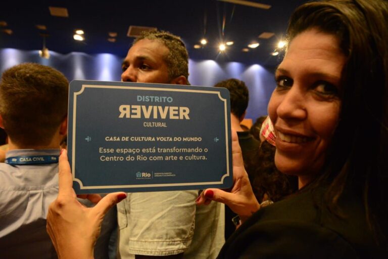 Volta Do Mundo Bambas Vmb Recebe Placa Reviver Cultural Das M Os Da