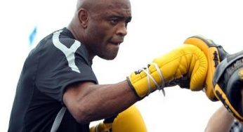 Lesão no ombro tira Anderson Silva de ação em 2011