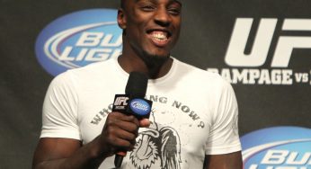 De olho no cinturão, Phil Davis provoca Jon Jones e rouba a cena em conferência