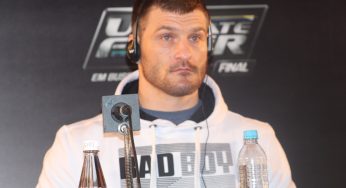 Miocic minimiza interrupção tardia de luta com Hunt: ‘Esperei que me parassem’