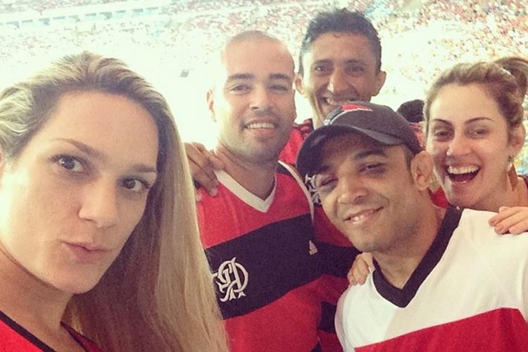 Villig Fredag Fare Mesmo com olhos inchados, José Aldo vai ao Maracanã e acompanha vitória do  Flamengo | SUPER LUTAS