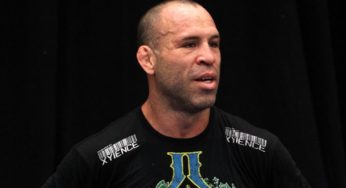 Wanderlei Silva comenta uniformes no UFC e oferece ajuda a lutadores iniciantes