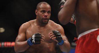 Cormier chora em coletiva e garante: ‘Tive que me reconstruir várias vezes’