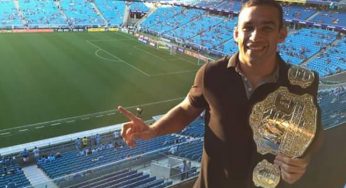 ‘Pé quente’, Werdum assiste goleada do Grêmio sobre o Inter com cinturão do UFC