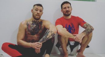 Treinador tira sarro de rumores de McGregor x Mayweather