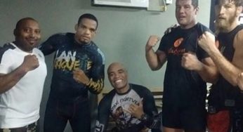 Anderson Silva volta a treinar após cirurgia que o tirou do UFC 198