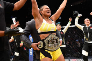 Amanda Nunes venceu Miesha Tate pelo cinturão no UFC 200. Foto: Reprodução/Instagram/ufc