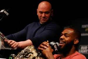 Dana White e Jon Jones têm boa relação no UFC. Foto: Reprodução/UFC