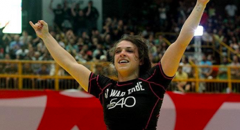 Nova musa do UFC, Mackenzie Dern não se intimida com pressão da estreia