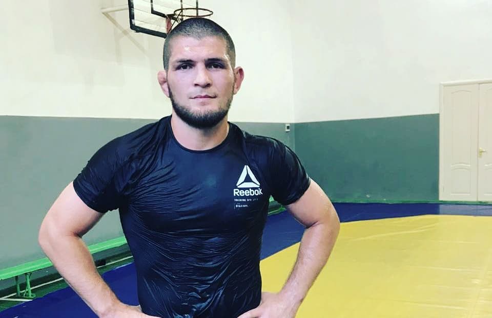 Nurmagomedov e Tony Ferguson disputam cinturão interino no UFC 209