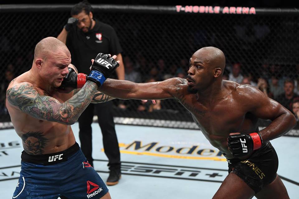 UFC 300: Jon Jones revela convite do Ultimate para defesa de