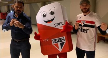 Antes de encarar Jacaré, em novembro, Blachowicz visita Brasil e vai a jogo do São Paulo