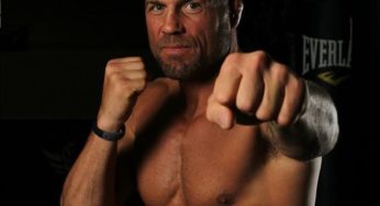 Lenda do MMA, Randy Couture se diz animado para assistir Jon Jones nos pesados: ‘É um desafio diferente’