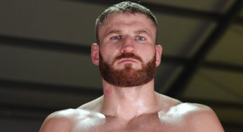 Ex-campeão do UFC, Jan Blachowicz se revolta e ataca jogador de futebol que agrediu gato; entenda