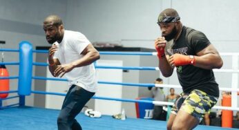 Em preparação para enfrentar Jake Paul, Tyron Woodley registra treino de boxe com Floyd Mayweather