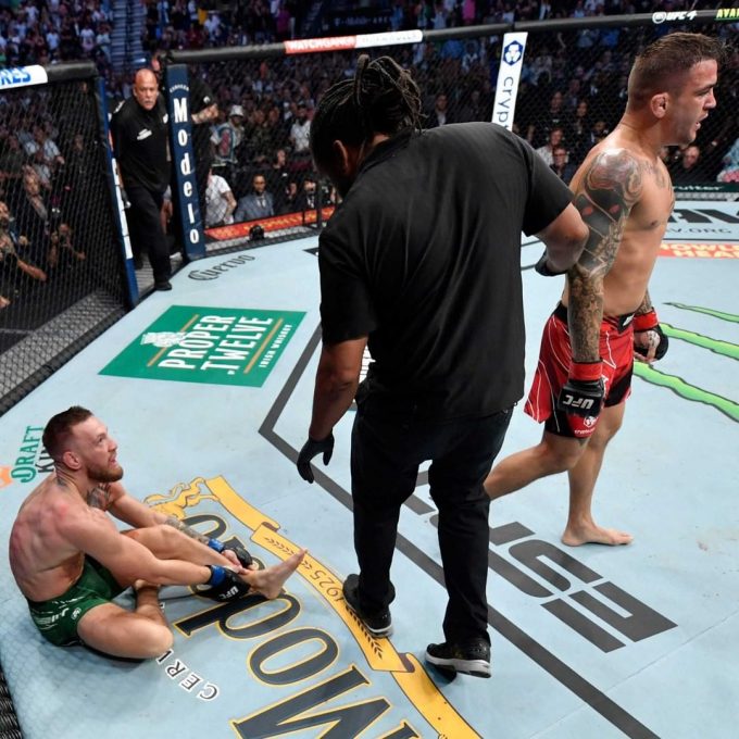 C. McGregor fraturou a perna no primeiro round da luta contra D. Poirier no UFC 264 (Foto: Instagram/UFC Europe)