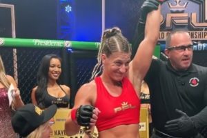 K. Harrison segue invicta e conquista título dos leves da PFL pela segunda vez