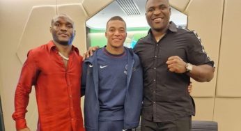 Astros do UFC, Kamaru Usman e Francis Ngannou tietam Mbappé após assistirem jogo do PSG