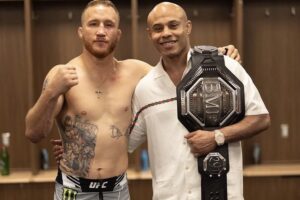 Justin Gaethje e Ali Abdelaziz após UFC 291. Foto: Reprodução/Instagram @aliabdelaziz