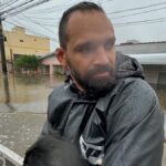 Michel Pereira auxilia no resgate de vítimas das enchentes no Rio Grande do Sul. Foto: Reprodução/Instagram/@michelpereiraufc