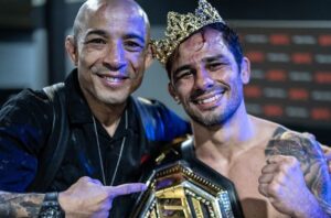 José Aldo e Alexandre Pantoja posam juntos após lutas no UFC 301. Foto: Reprodução/Instagram