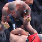 Alex Poatan acerta cruzado de esquerda em Jiri Prochazka no UFC 303 (Foto: Instagram/UFC)