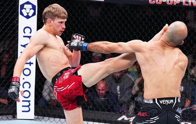 Arnold Allen venceu Giga Chikadze no UFC 304. Foto: Twitter/UFC News