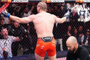 Paddy Pimblett em vitória no UFC 304. Foto: Twitter UFC News