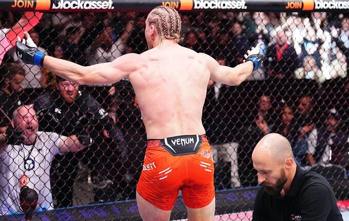 Paddy Pimblett em vitória no UFC 304. Foto: Twitter UFC News