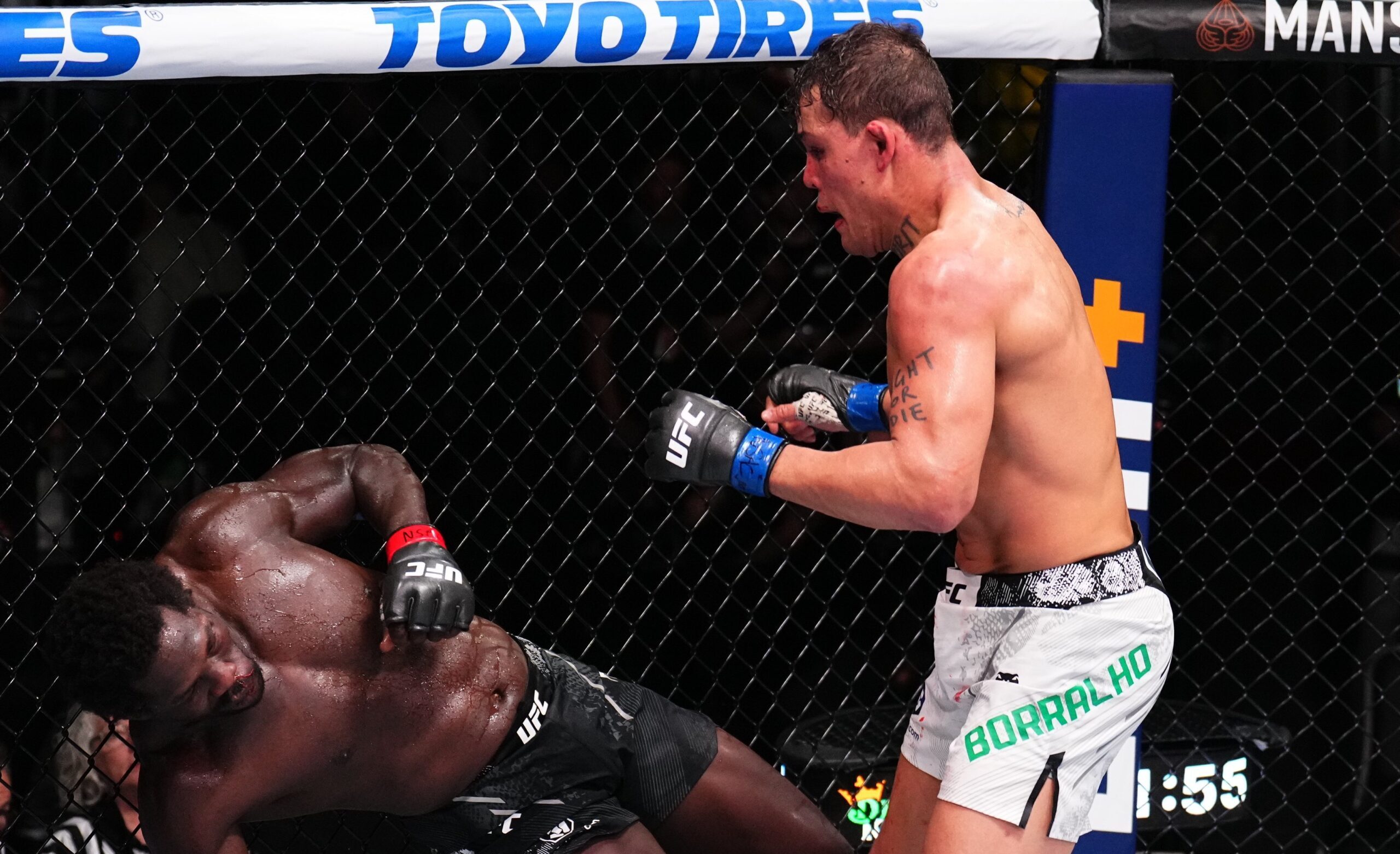 Caio Borralho x Jared Cannonier no UFC Vegas 96. Foto: Reprodução/Twitter/UFC Europe