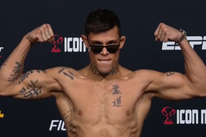 Caio Borralho bate o peso no UFC Vegas 96. Foto: Reprodução/Twitter/UFCBrasil