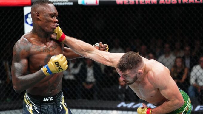 Dricus du Plessis x Israel Adesanya fizeram a luta principal do UFC 305. Foto: Reprodução/Twitter/UFC