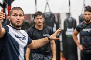 Johnny Walker treina com Khabib Nurmagomedov na AKA. Foto: Reprodução/Instagram