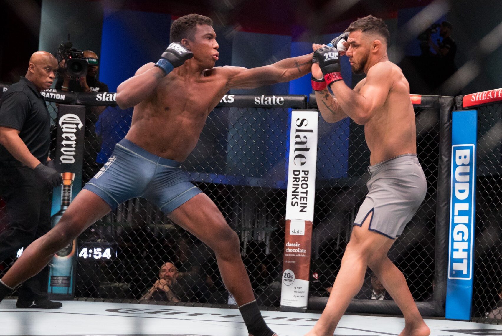 Mairon Santos supera drama com peso e garante vaga na final do TUF 32. Foto: Reprodução/Twitter/@myronsantos