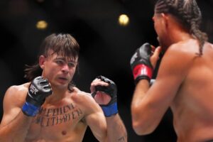 Diego Lopes vence Brian Ortega no UFC 306. Foto Reprodução: Twitter/UFC News