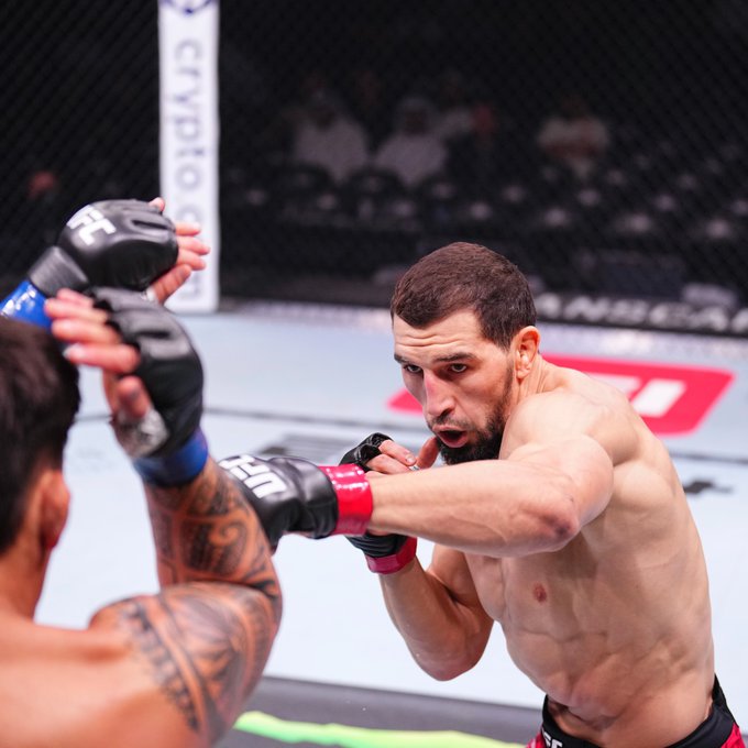 Bruno Hulk foi finalizado por Abus Magomedov / Reprodução UFC