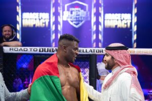 Francis Ngannou após vitória na PFL. Foto: Reprodução/Instagram/@pflsaudiarabia