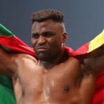 Francis Ngannou chora após vitória na PFL. Foto: Reprodução/Instagram/PFL