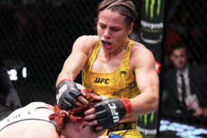 Julia Polastri consegue sua primeira vitoria no UFC. foto: Twitter/ UFC news