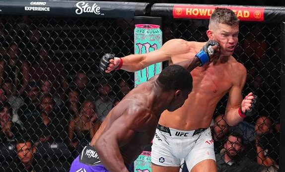 ‘Homem Nocaute’, Joaquin Buckley brutaliza Stephen Thompson no UFC 307 e pede luta contra ex-campeão. Foto: Reprodução/UFC News