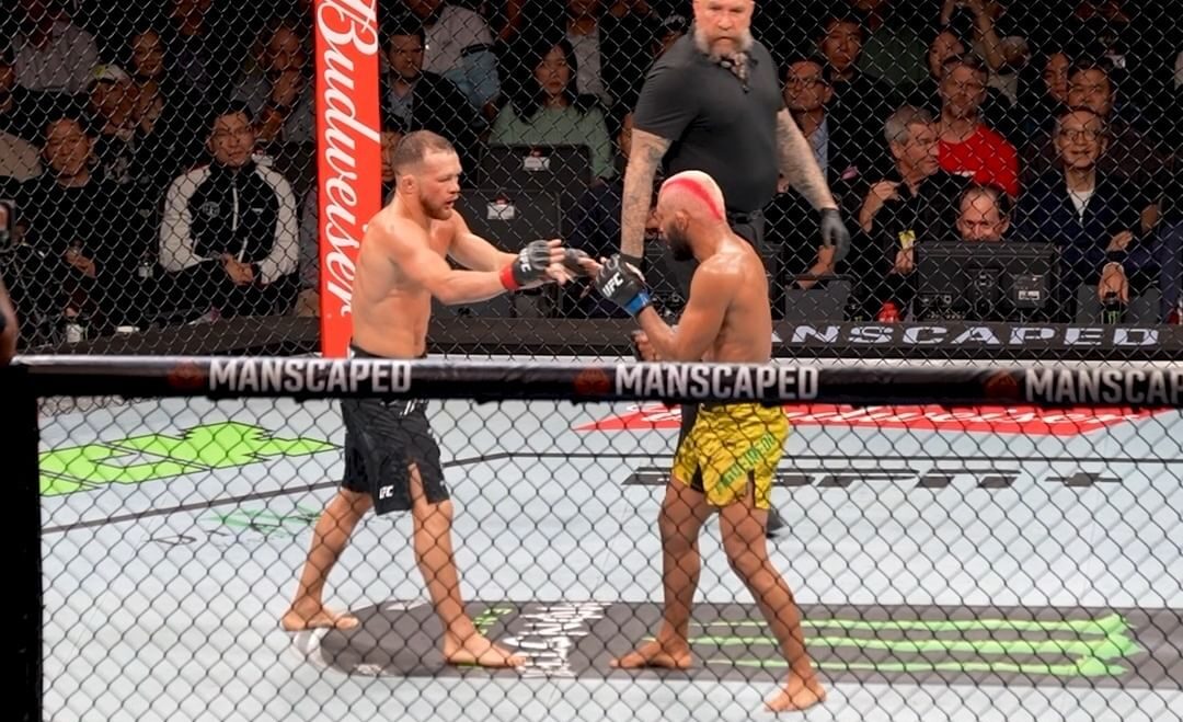 Assista os melhores momentos de Deiveson Figueiredo x Petr Yan no UFC Macau. Foto: Reprodução/Instagram/UFCIndia