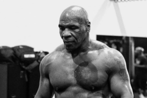 Mike Tyson em preparação para enfrentar Jake Paul. Foto: Reprodução Instagram/miketyson