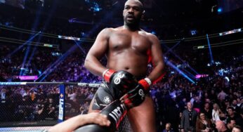 Cutucadas na internet: UFC volta com luvas antigas e medida é apontada como ajuda à Jon Jones