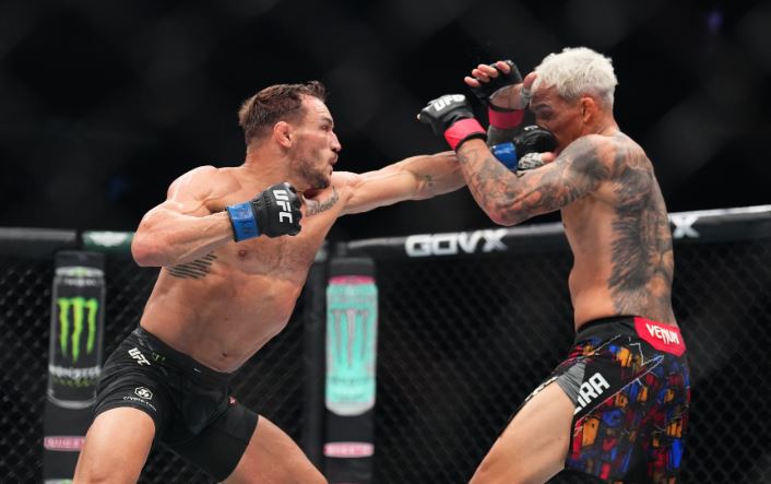 Michael Chandler se revolta com críticas e narrativa de ‘golpe na nuca’ após derrota para Charles do Bronx. Foto: Reprodução/X/UFC