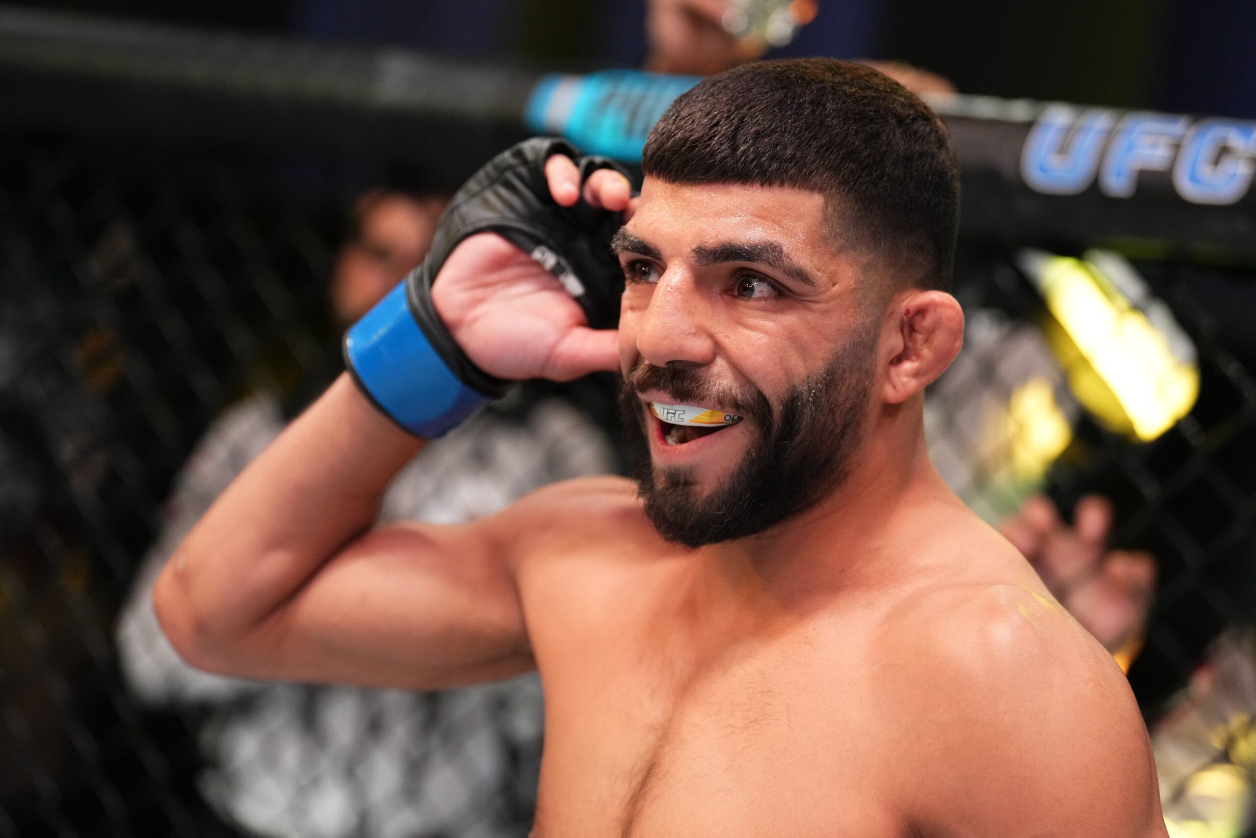 Protagonista do UFC Edmonton, Amir Albazi supera cirurgia cardíaca e lesão grave. Foto: Reprodução/X/UFC